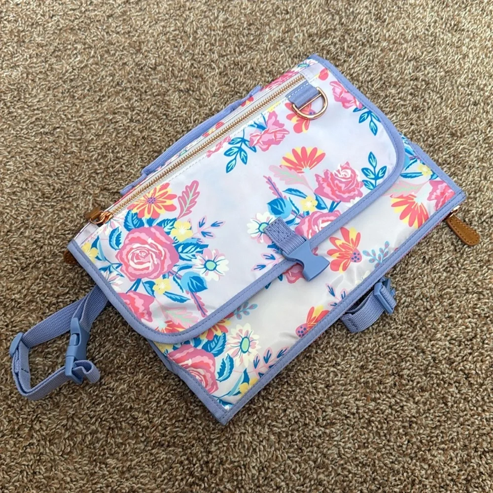 Matilda Jane Diaper Changing Pad - Floral. Excellent Condition diaper clutch